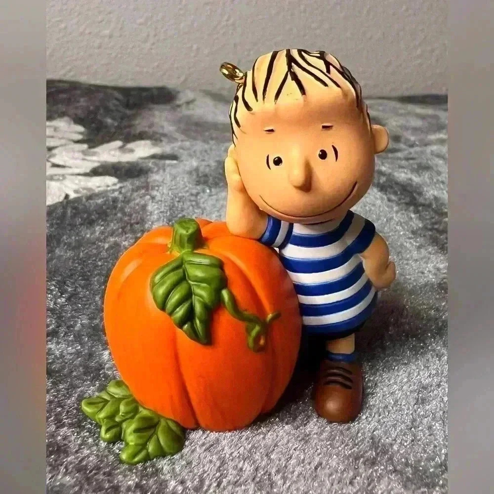Hallmark NEW “Waiting for the Great Pumpkin” Peanuts All Year Christmas Ornament - Picture 3 of 11